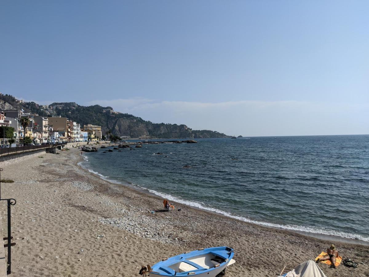 Sicily Travel Apartment'S 2 Giardini Naxos Bagian luar foto